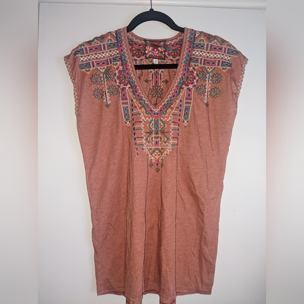 JOHNNY WAS- Verena Embroidered T-Shirt